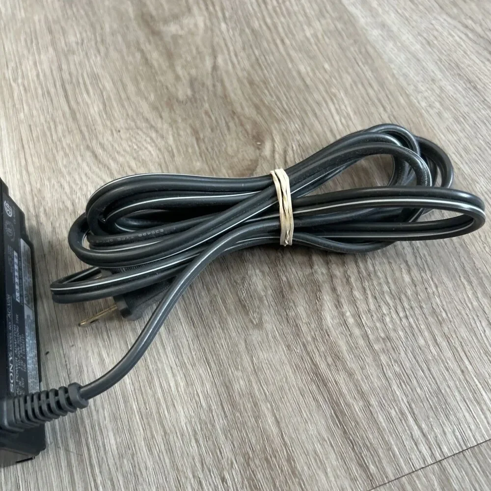 Sony AC Power Adaptor AC-V26  Battery Charger VTR DC Out Camcorder Supply Cord